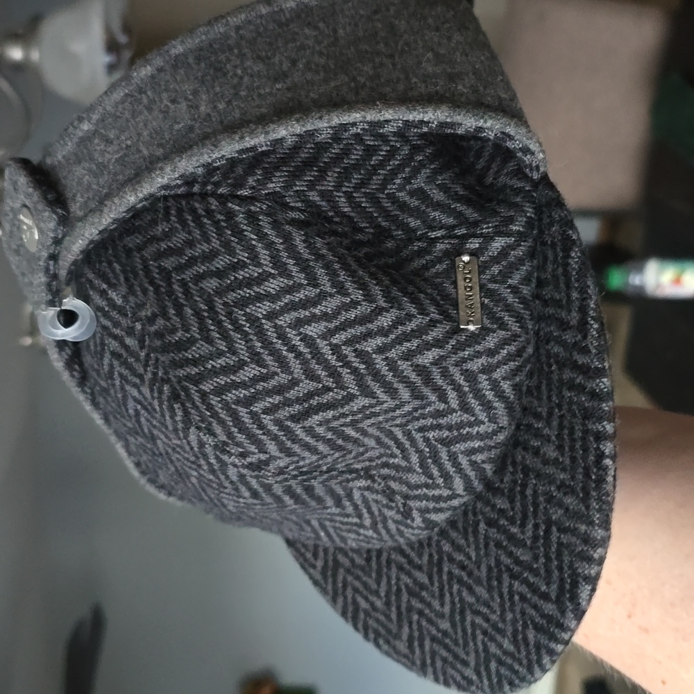 KANGOL Charcoal and Black Cap With Earflaps - Picture 2 of 4